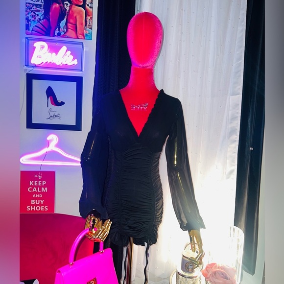 Dresses & Skirts - Your Little Black Dress